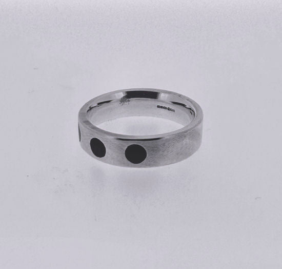 Whitby Jet and Silver Satin Band Ring NRT5EH06H