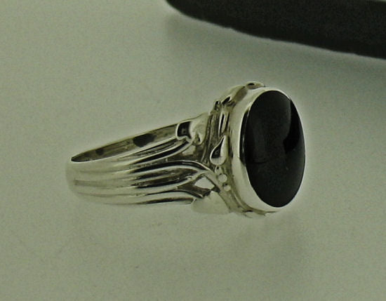Whitby Jet & Silver Ring AR1-7