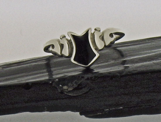 Whitby Jet & Silver Ring AR4-2