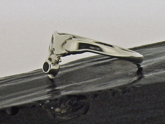 Whitby Jet & Silver Crab Claw Ring AR3-6