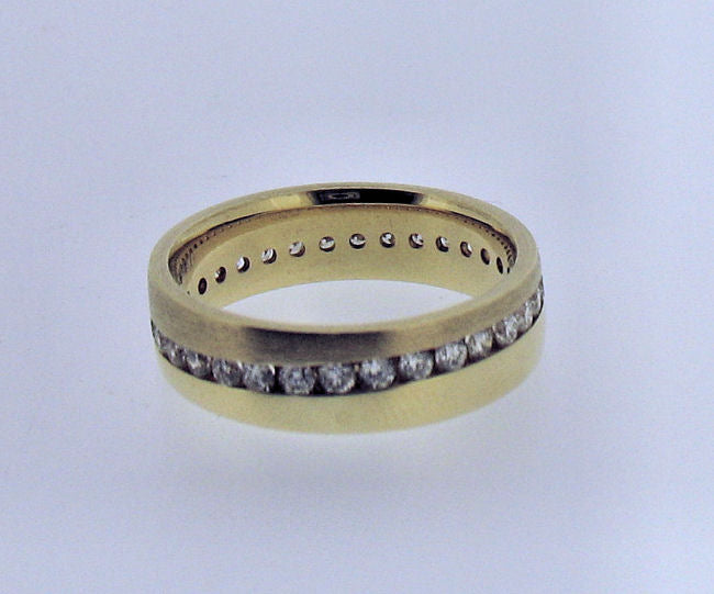 Diamond and 18ct Gold Band Ring ET110