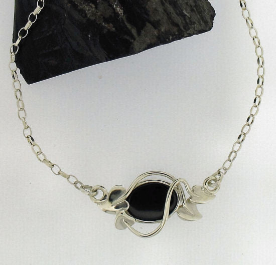 Whitby jet and Silver Necklace NN68X1