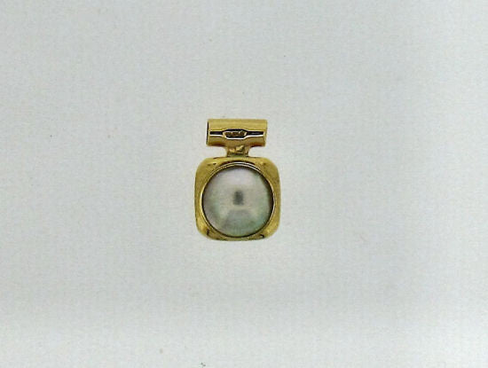 Pearl and Gold Pendant PT2141