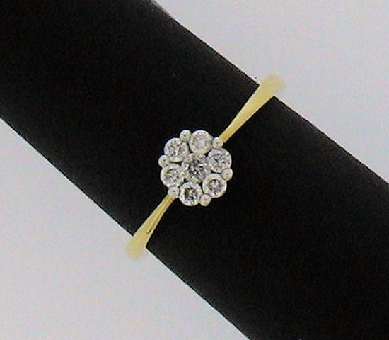 9ct Diamond Cluster Ring r257