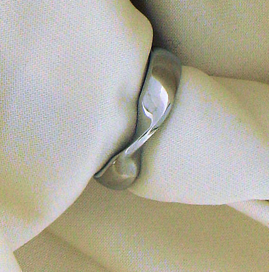 Platinum Ribbon Wedding Ring R503