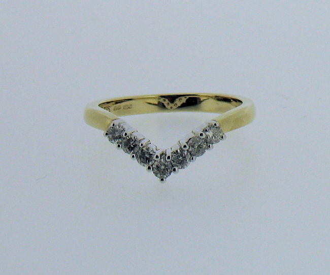 Diamond and 9ct Gold Wishbone Ring R218