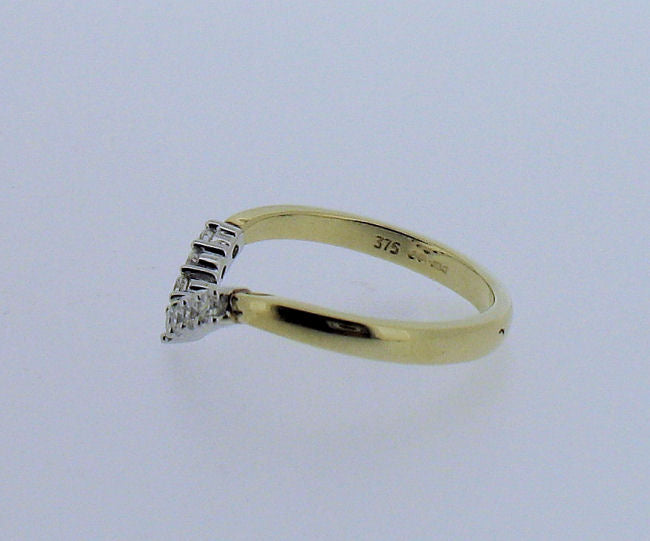 Diamond and 9ct Gold Wishbone Ring R218