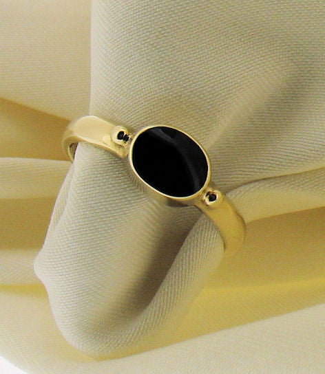 Whitby Jet and 9ct Gold Oval Ring WJR3