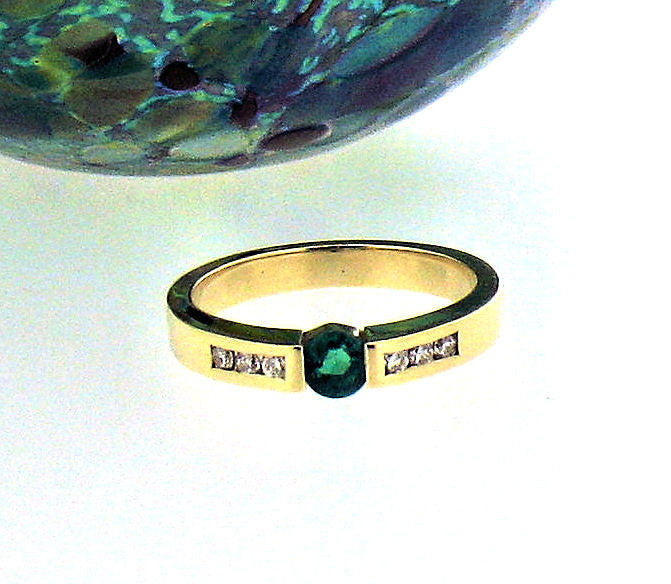 Emerald & Diamond Gold Ring R204